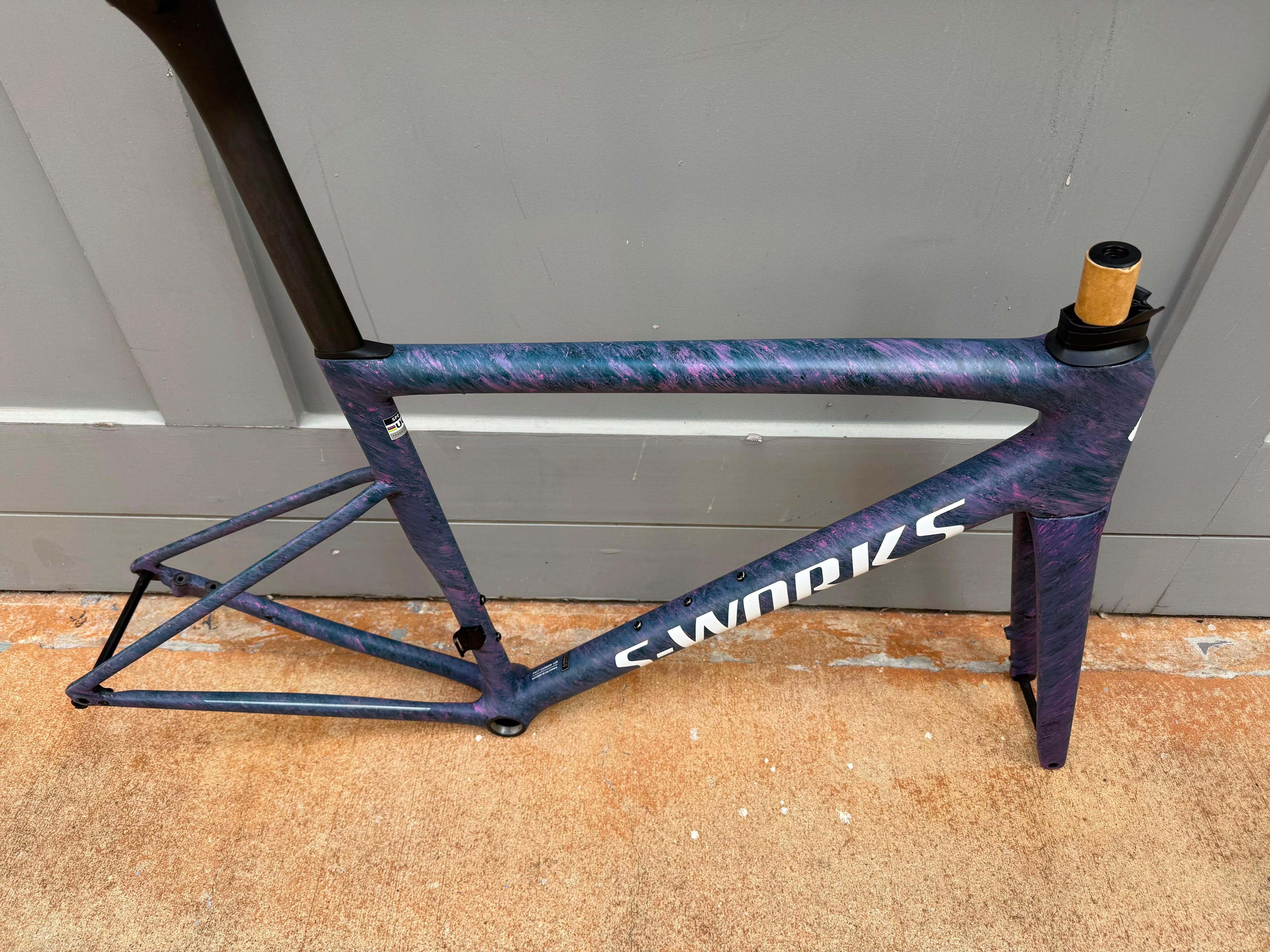 2025 S works Tarmac SL8 56cm Satin Carbon/ Rebel Pink + Deep Lake metallic blured Impasto Pre-Owned - Image 2